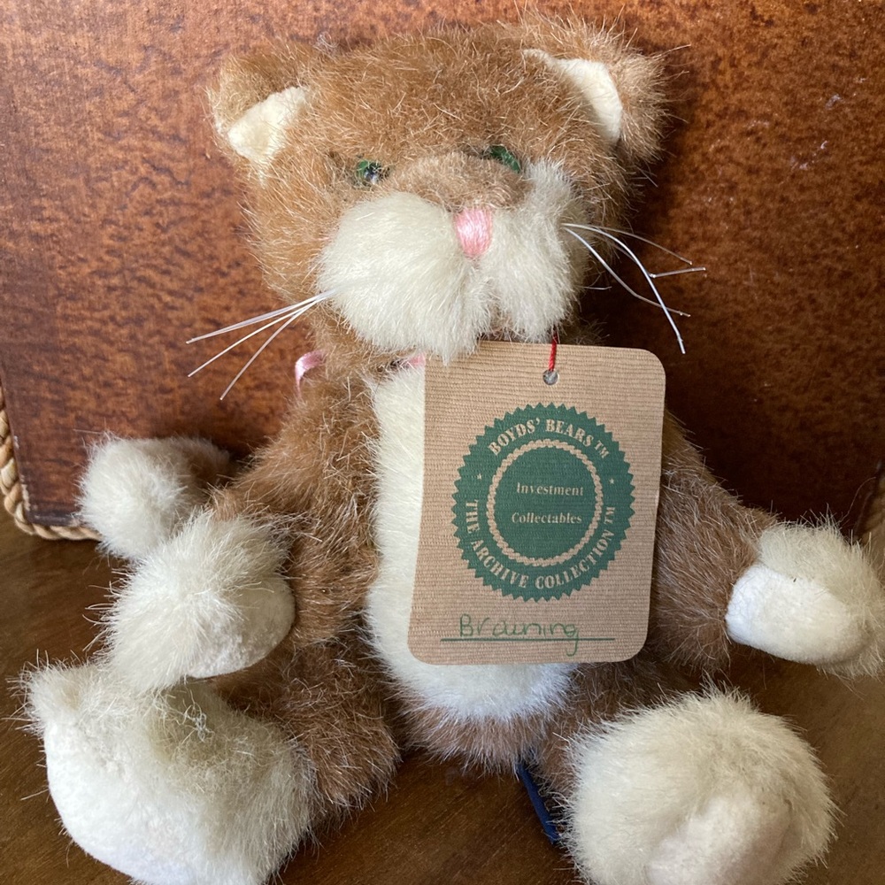 Boyd’s Bears Browning the cat